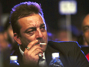sanjay dutt smoking